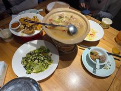 -头上红煨盐鸡·非遗院子餐厅