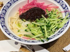 炸酱面-河沿肉饼Beijing Pie(东华门店)