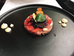 金枪鱼海鳌虾塔塔配刨片黑松露-瑞吉酒店 · Elba 欧尔巴意大利餐厅· 精致意餐·云端聚会