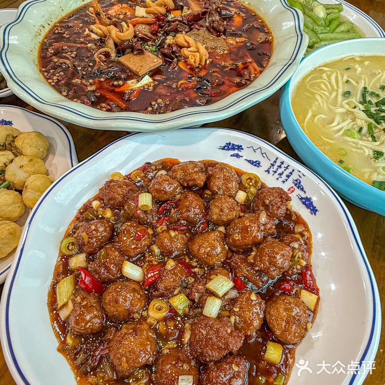 重庆这家老牌江湖菜😋 我能炫三碗饭