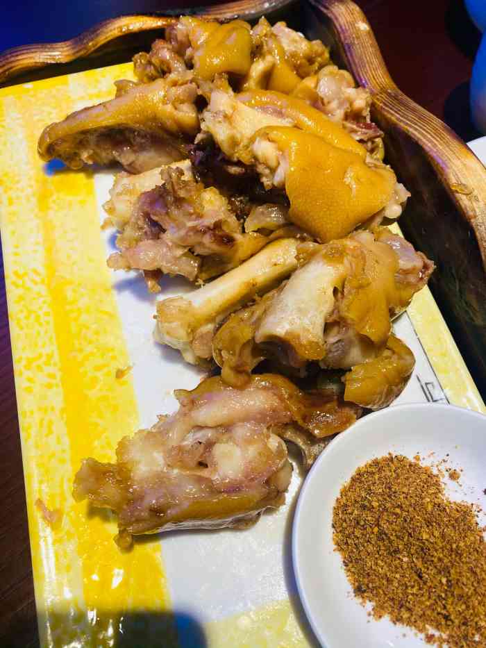 到璧山游玩打开大众点评网就看到很多人推荐这家陈蹄花索性过来试试蹄