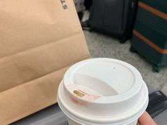 -星巴克(上海虹桥站2A检票口)