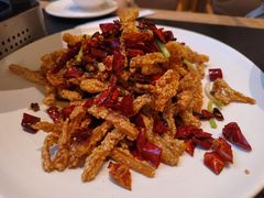 -鱼鲜饭香·招牌汽锅剁椒鱼头王