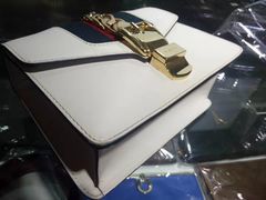 -IRENCE伊琳丝奢侈品皮具护理(二手鉴定世界广场店)
