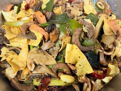 -龙顺园麻辣香锅(机场店)