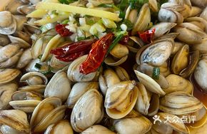 Scallion Oil Stir-fried Sea Clams