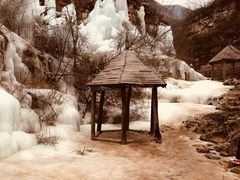 -大平台龙居瀑布旅游区