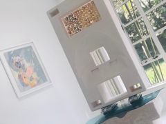 -胶囊画廊