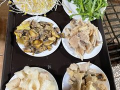 -东巴谷野生菌火锅餐厅