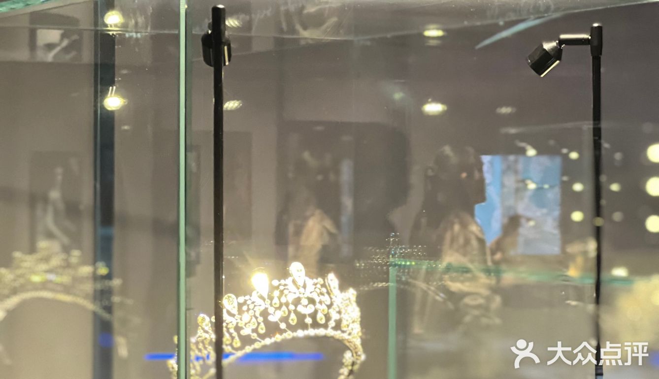 沉浸式看展|欲戴皇冠👑必承其重