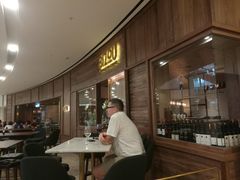 位于负一楼酒吧-太古广场