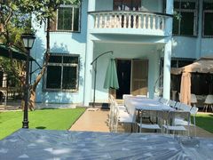-蓝房子轰趴俱乐部(天鹅湖假日山庄别墅店)