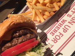 -The Habit Burger Grill 哈比特汉堡(复兴soho店)