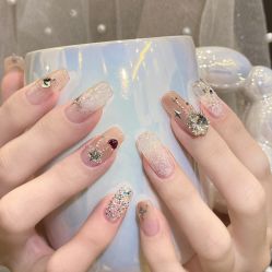 -花岐款式专研健康美甲沙龙