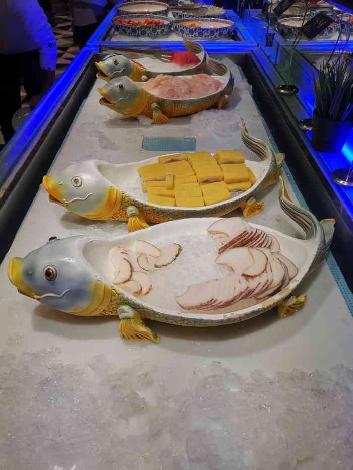 和谐号海鲜烤肉火锅自助(亿合城旗舰店)-"很好吃的一家自助餐,东西