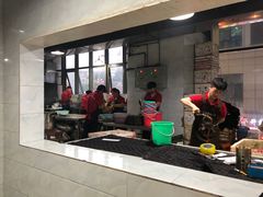 -凤凰路何眼镜香辣蟹(花果园店)