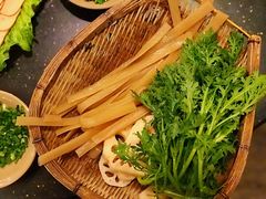 -茅草房·河畔园林火锅