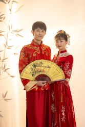 点击看大图 -挪娅婚纱摄影皇家会所