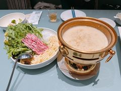 老鸡汤酸菜火锅-小大董·烤鸭(观景餐厅·南京西路店)