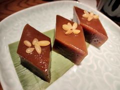 松子枣泥拉糕-鑫震源·苏式大虾生煎(山塘街店)