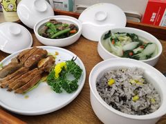 -雪梅月子中心(华侨城店)