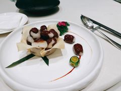 红衣少女-蝶园·装修中(BFC外滩金融中心店)