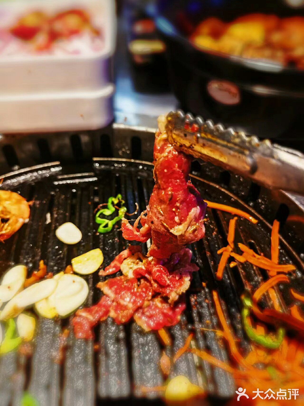 烟火之间，自在无边，感受老安火盆烧烤的人间烟火。