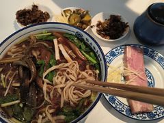 -镇南锅盖面馆(解放路店)