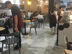 大堂-HELLO 27 意面·沙拉·帕尼尼