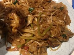 牛肉炒河粉-张氏宽窄巷成都菜(澳德乐店)