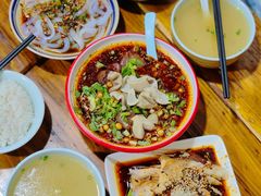 -朱大嘴肥肠血旺(福字街店)