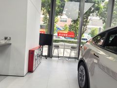 -TESLA 特斯拉(广州天环广场体验店)
