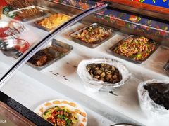 -乡村木柴铁锅炖饭店