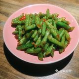 海南鸡的肌肉是比较有嚼劲的，火焰鱼酸辣很开胃