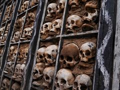 -比如骷髅墙景区