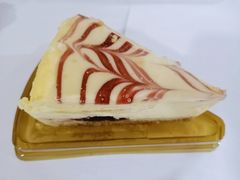 -红宝石·鲜奶小方·海派西点房(南丹店)