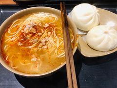 -亮亮面馆(经六路店)