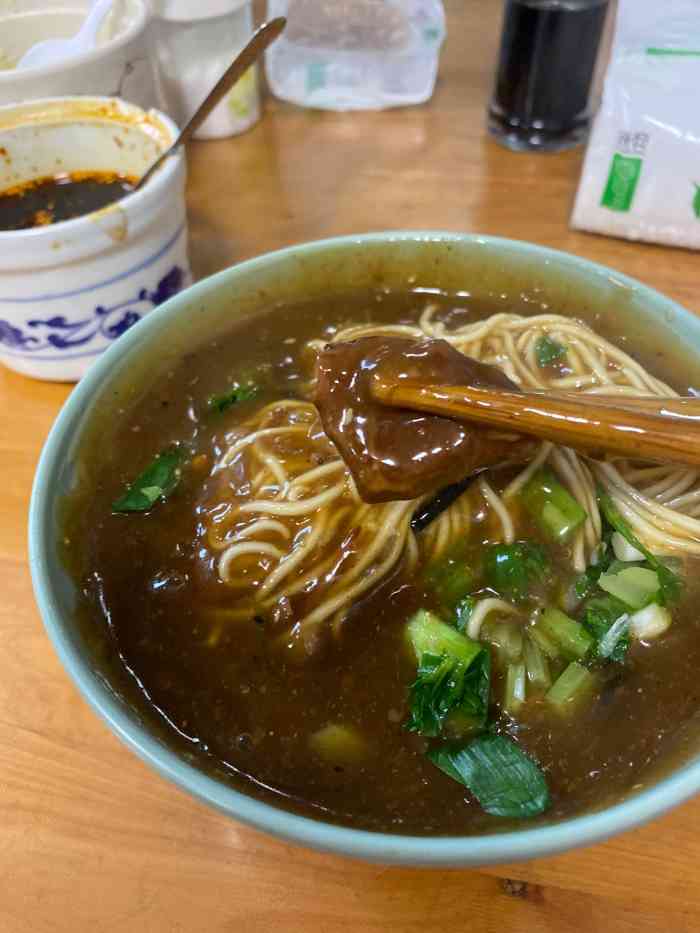 银鲜牛肉面(东街小巷店)-"银鲜牛肉面,据说是阆中古城排名第二的牛肉.