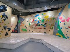 -ROCKPLUS攀岩馆(环宇城店)