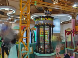 -多多淘儿童体验中心(重庆来福士店)