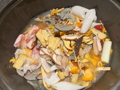 土鸡菌汤锅-芸山季·云南野生菌火锅(宝能环球汇店)