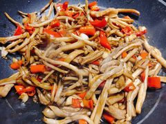 干锅茶树菇-黄泥岗·地道湖北菜(奥特莱斯店)