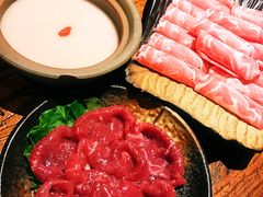 -老牌坊云南鱼豆花火锅(爱建店)