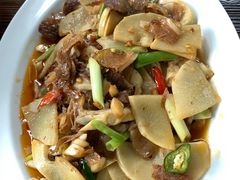 鲜笋回锅肉-漫山居私汤民宿全竹宴