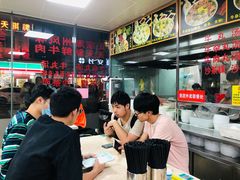 -华威达牛庄(黄埔大道西店)