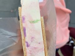 -詹爷爷乌节路街头冰淇淋