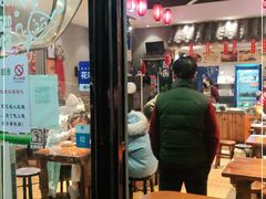 -爆炸头阿姨小四川正宗川味小吃(无任何分店)