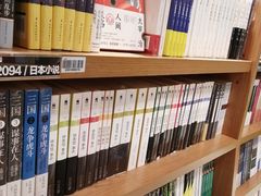 -新华书店(沙坪坝书城店)