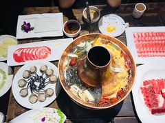 鸳鸯锅-和院老火锅铜锅烧烤海鲜(朱雀大街店)