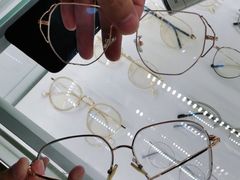 -翰佐蔡司小乐圆·依视路星趣控·暴龙眼镜折扣店